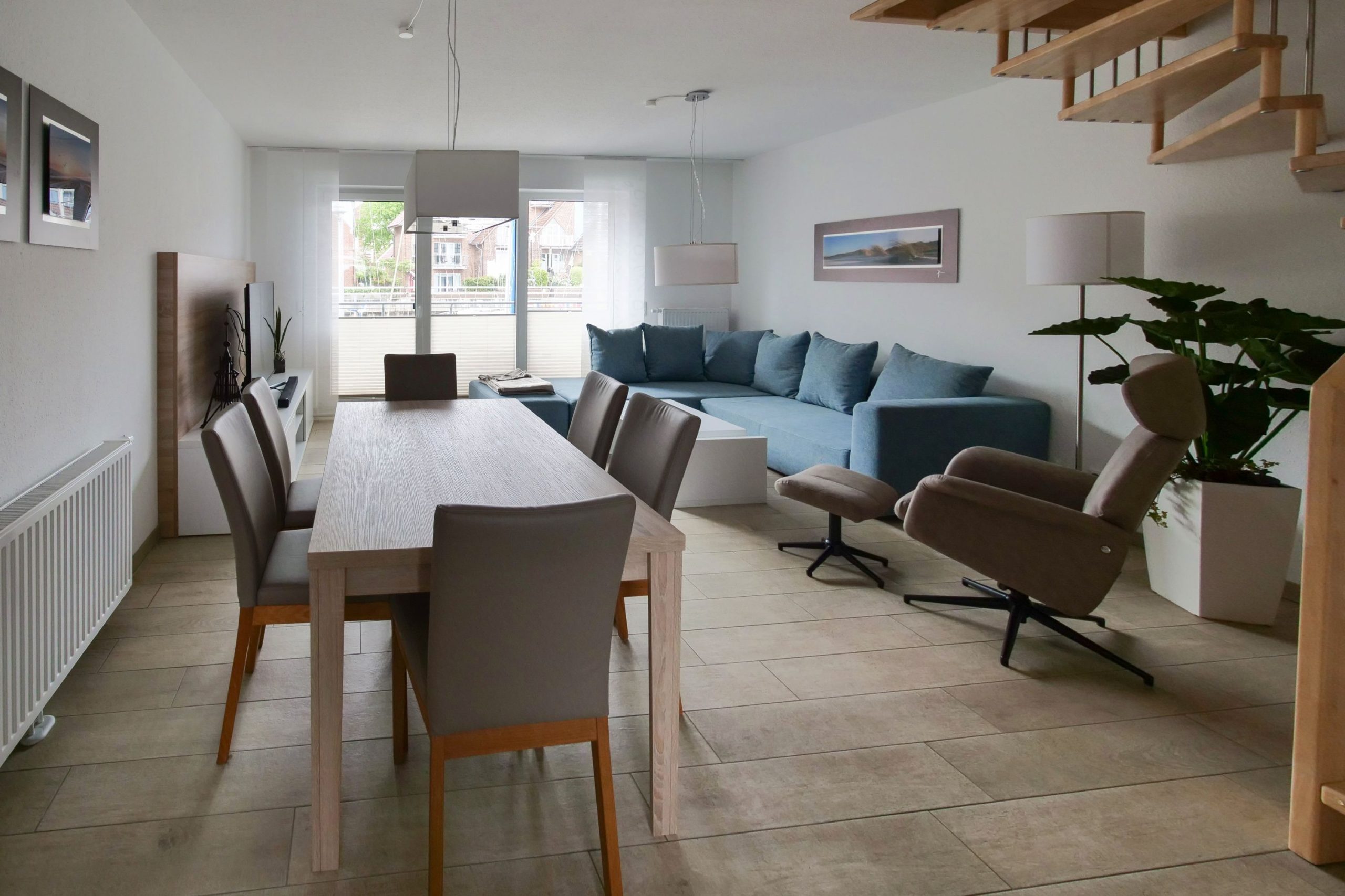 Essberiech mit Sofa in Ferienhaus in Cuxhaven
