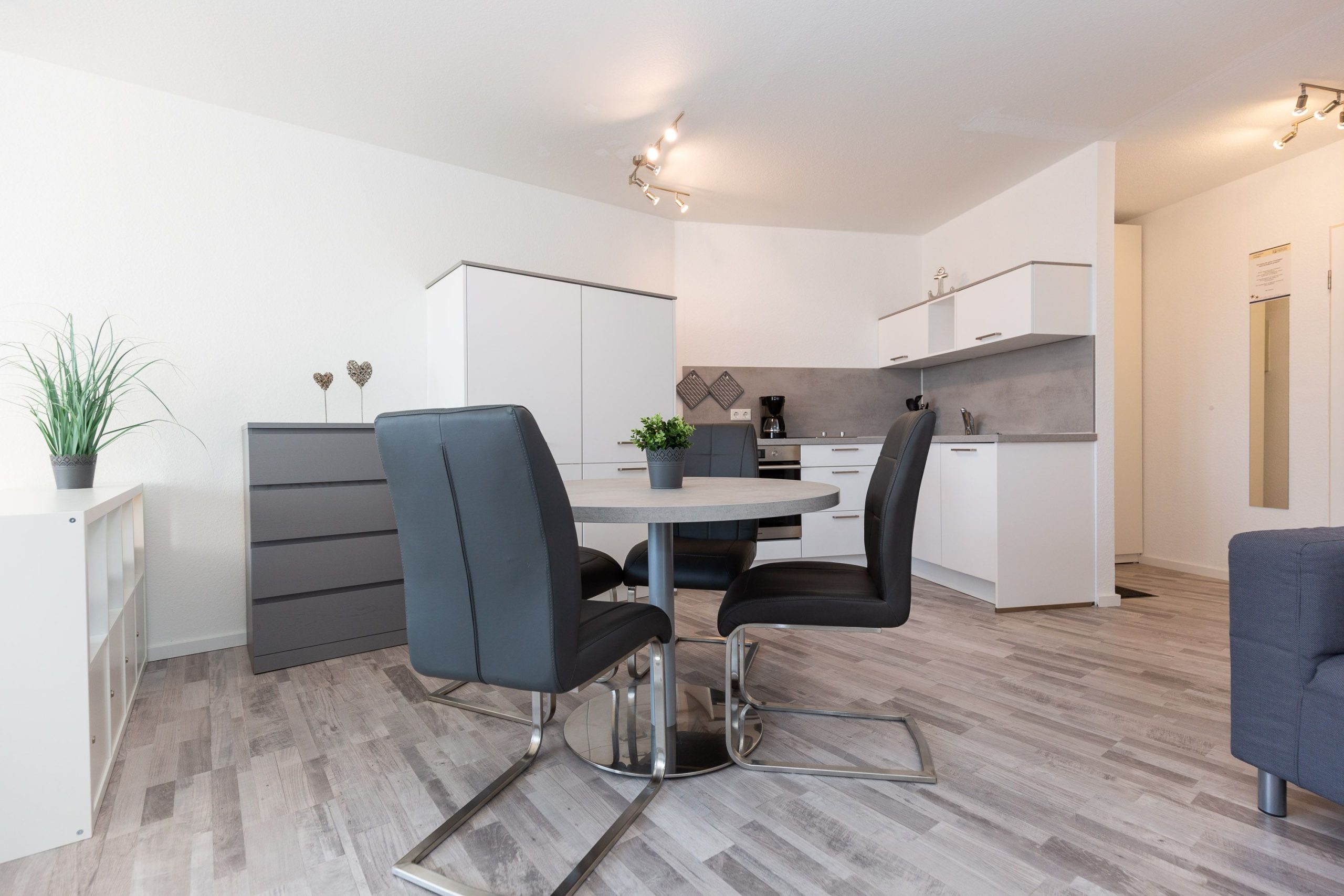 offene Küche mit Essbereich in Ferienwohnung in Cuxhaven